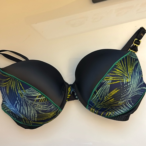 Victoria’s Secret NWT Very Sexy Push-up Bra - Picture 1 of 4